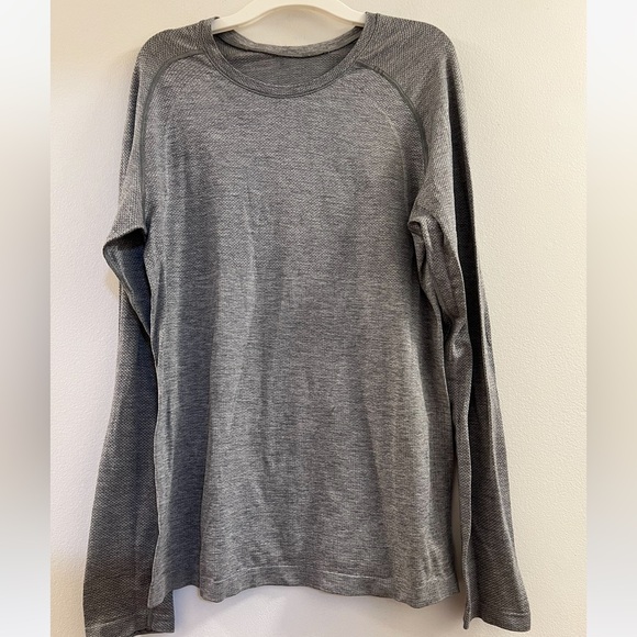 15. Lululemon Metal Vent Tech Long Sleeve - Picture 3 of 13